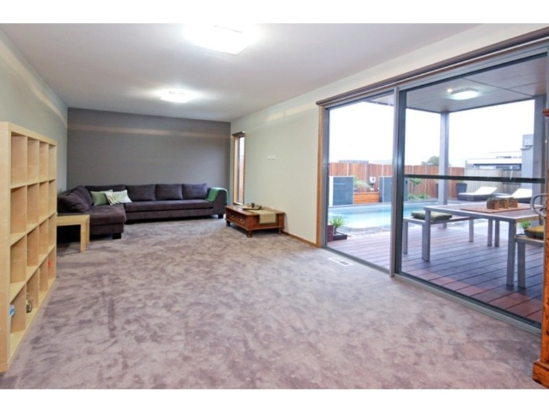 16 Ballyliffen Crescent, Torquay VIC 3228