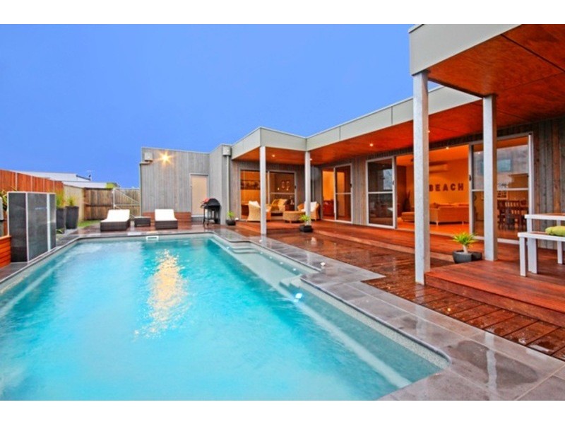 16 Ballyliffen Crescent, Torquay VIC 3228