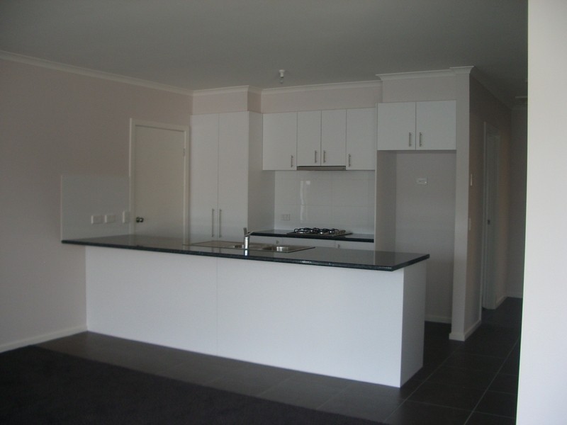 2/7 Saltbush Place, Torquay VIC 3228