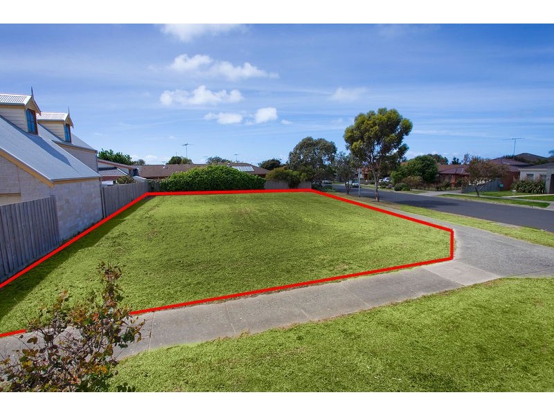 2 Grange Crescent, Torquay VIC 3228
