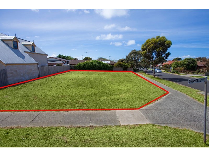 2 Grange Crescent, Torquay VIC 3228