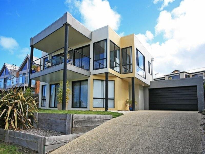 18 Manna Gum Drive, Torquay VIC 3228