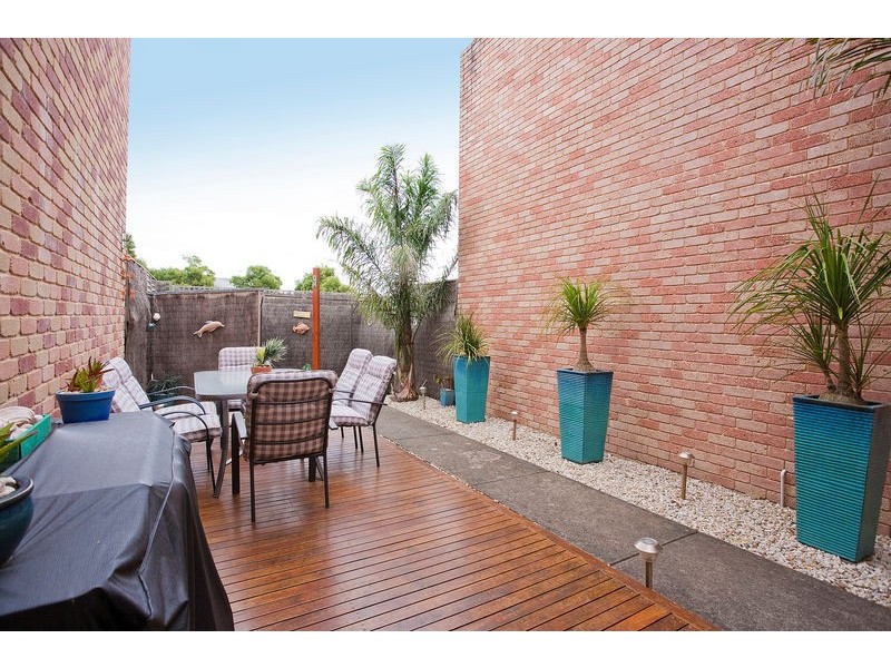 2/71 Geelong Road, Torquay VIC 3228