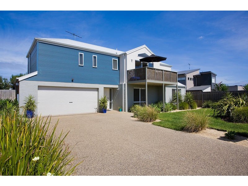 19 Conside  Crescent, Torquay VIC 3228