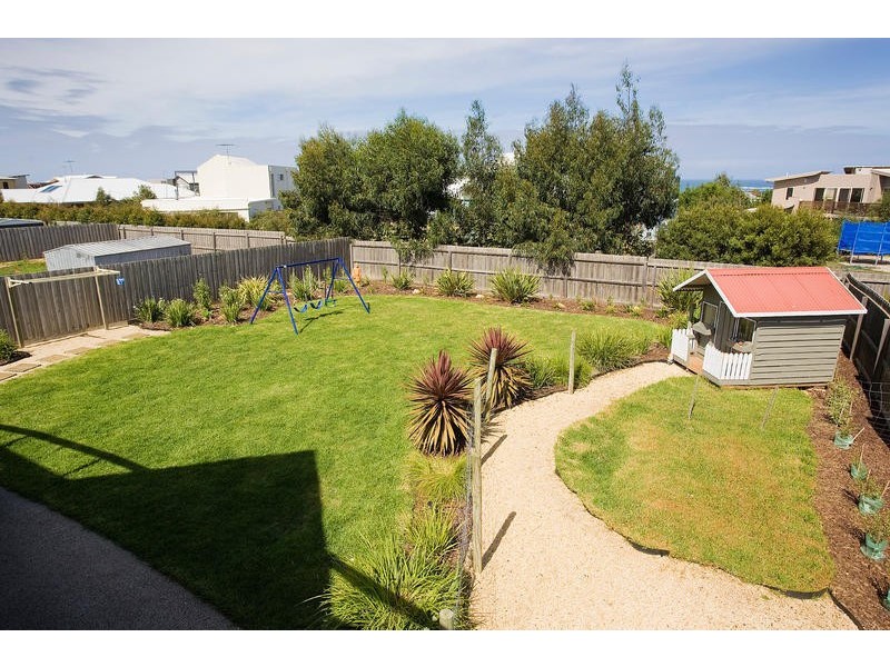 19 Conside  Crescent, Torquay VIC 3228