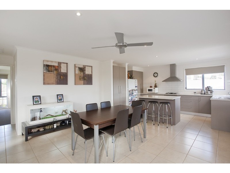 12 Blackwattle Mews, Torquay VIC 3228