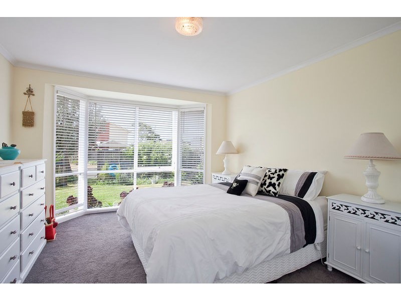 11  Liesbet  Close, Torquay VIC 3228