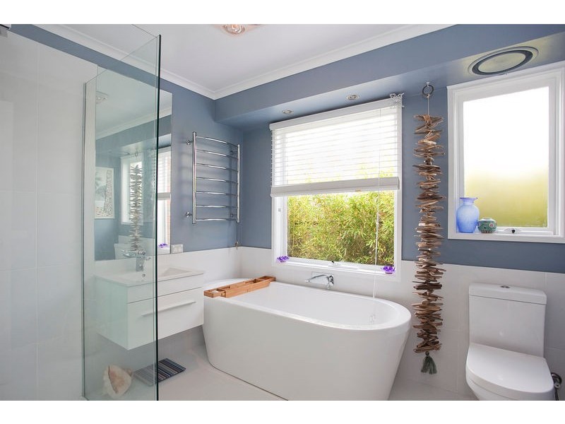 11  Liesbet  Close, Torquay VIC 3228