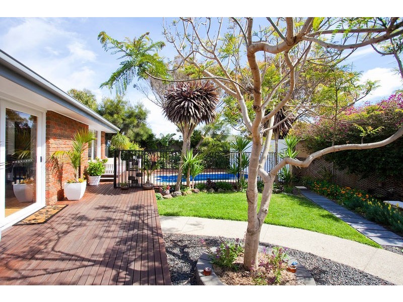 11  Liesbet  Close, Torquay VIC 3228