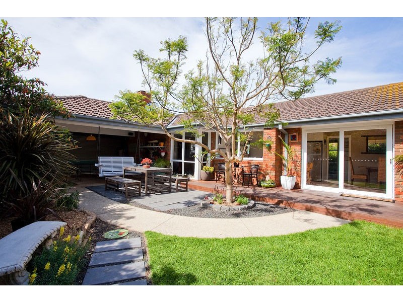 11  Liesbet  Close, Torquay VIC 3228