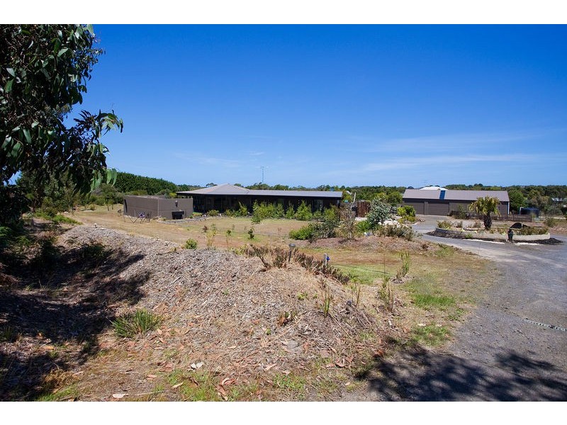 227 Coombes Road, Torquay VIC 3228