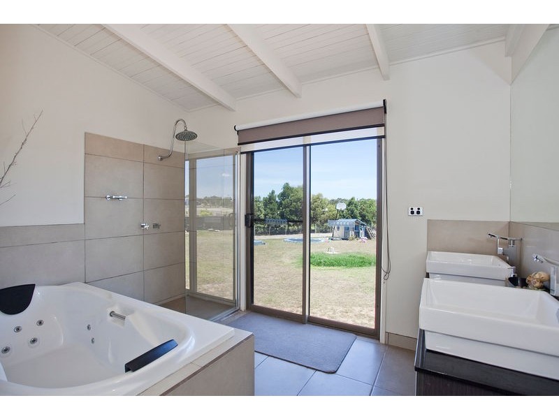 227 Coombes Road, Torquay VIC 3228