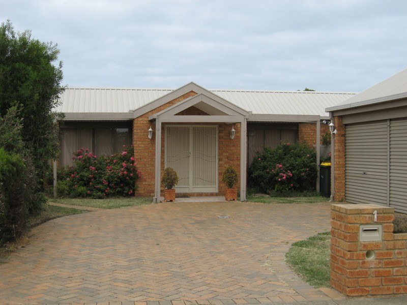 71  Glaneuse Avenue, Torquay VIC 3228