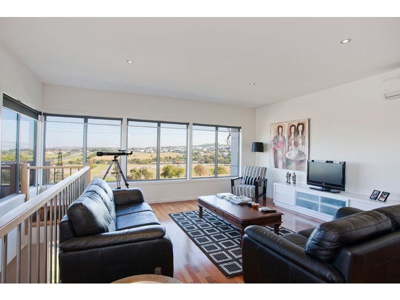 3/20-22 Surfcoast Highway, Torquay VIC 3228