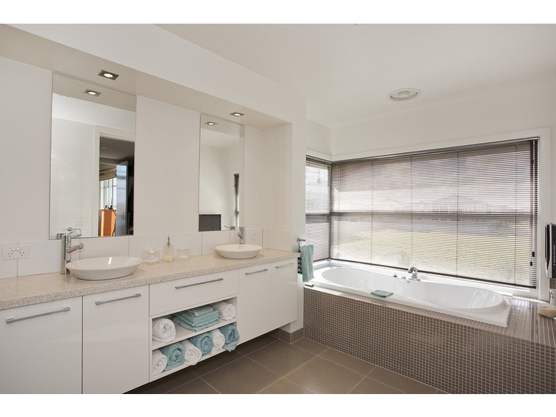 9 St Annes Drive, Torquay VIC 3228