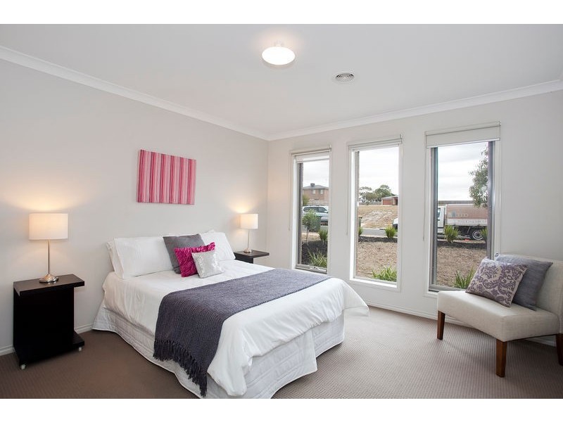 6 Point  Close, Torquay VIC 3228