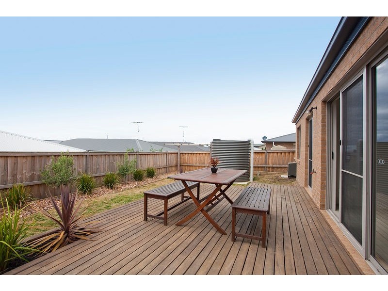 6 Point  Close, Torquay VIC 3228