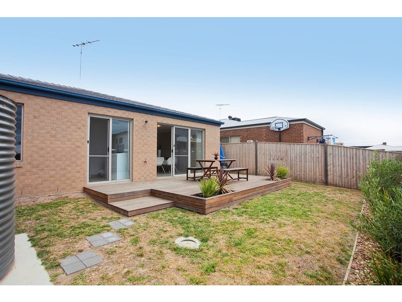 6 Point  Close, Torquay VIC 3228