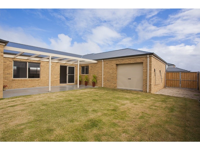 18 Rippleside Drive, Torquay VIC 3228