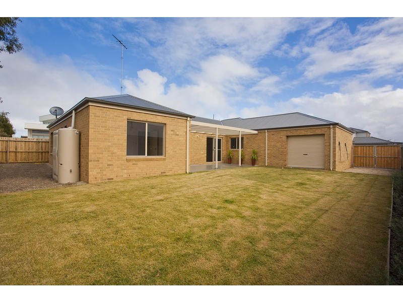 18 Rippleside Drive, Torquay VIC 3228