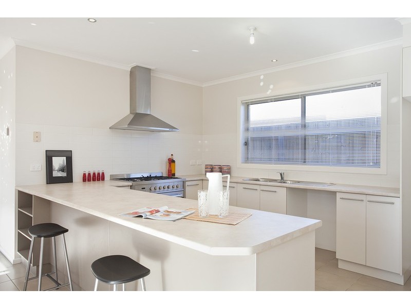 18 Rippleside Drive, Torquay VIC 3228