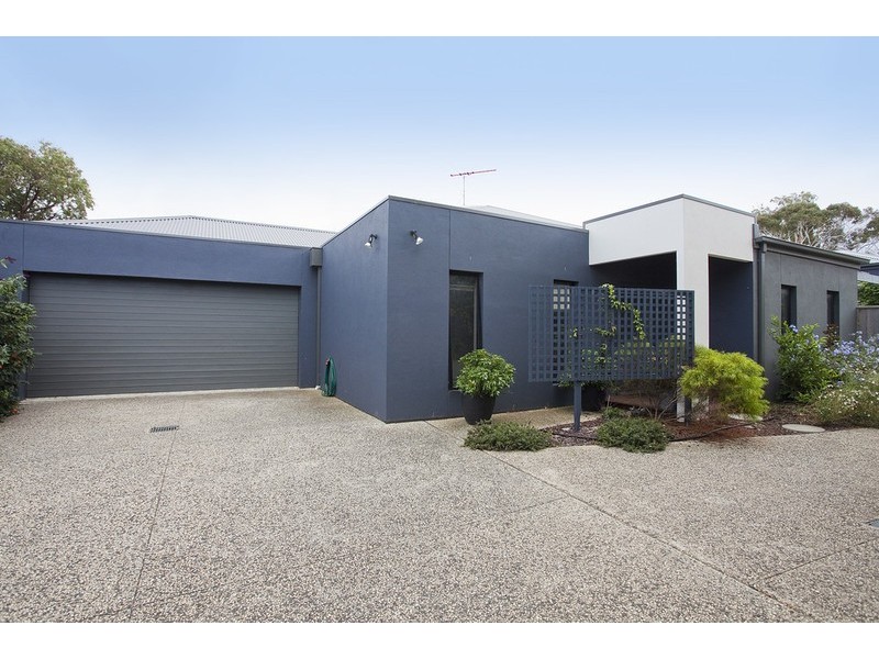 2/29  Spring Street, Torquay VIC 3228