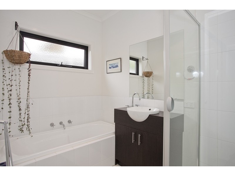 2/29  Spring Street, Torquay VIC 3228