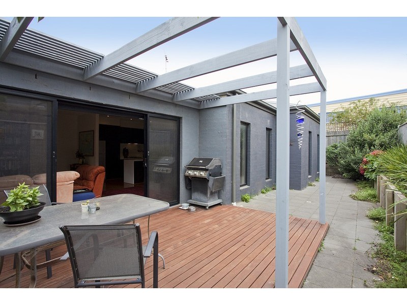 2/29  Spring Street, Torquay VIC 3228