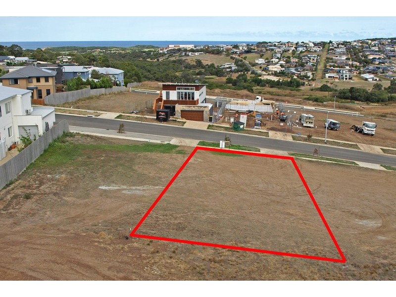 124 Beach Road, Torquay VIC 3228