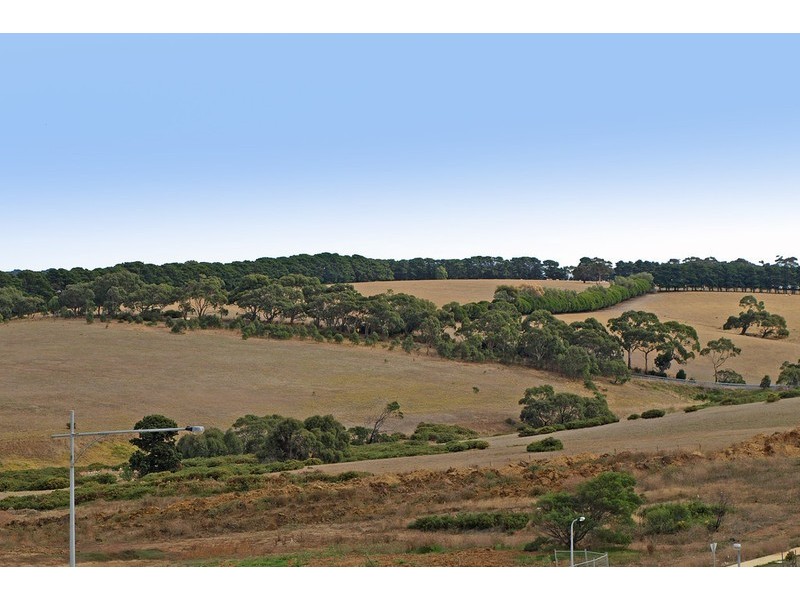 124 Beach Road, Torquay VIC 3228