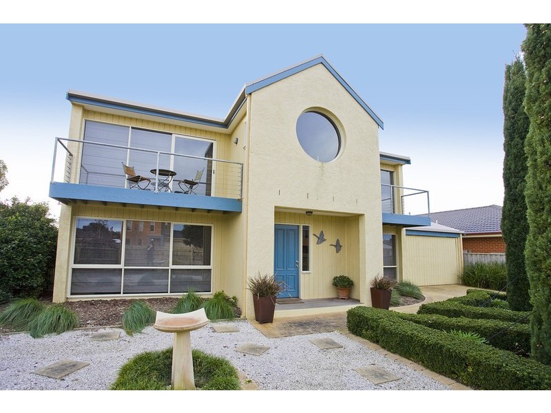 11 Norfolk Boulevard, Torquay VIC 3228