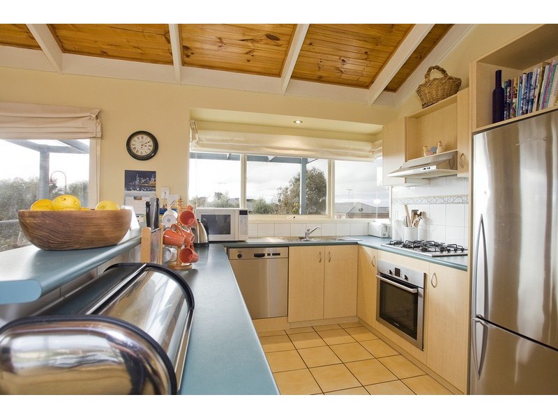 11 Norfolk Boulevard, Torquay VIC 3228