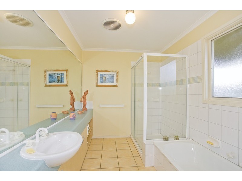 11 Norfolk Boulevard, Torquay VIC 3228