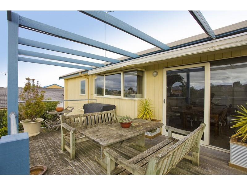 11 Norfolk Boulevard, Torquay VIC 3228