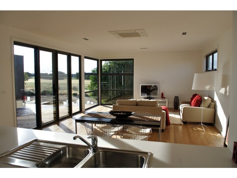 21 Ballyliffen Crescent, Torquay VIC 3228