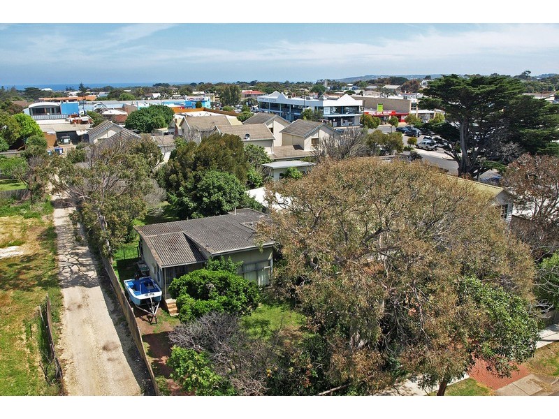 1  Zeally Bay Road, Torquay VIC 3228