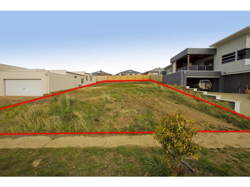 77 Ocean View Crescent, Torquay VIC 3228