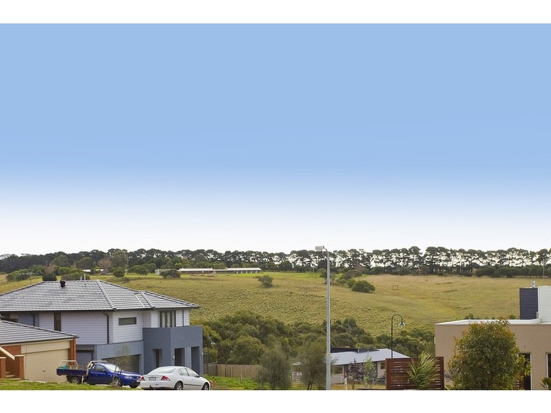 77 Ocean View Crescent, Torquay VIC 3228