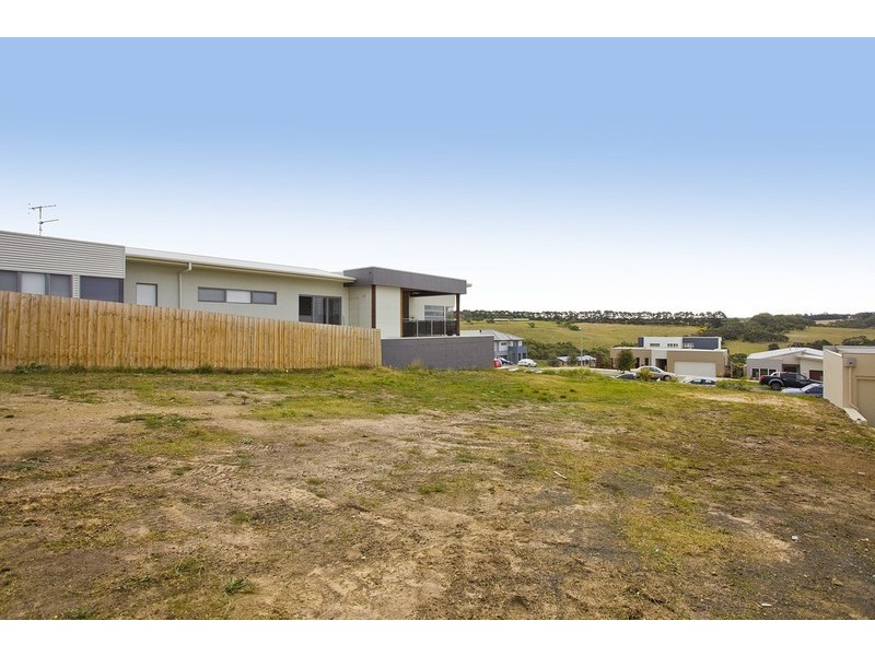 77 Ocean View Crescent, Torquay VIC 3228