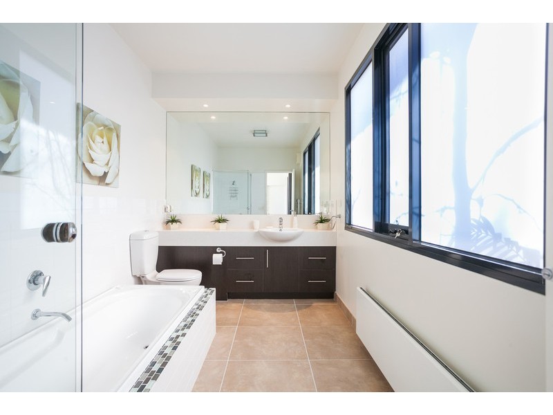 11 Gleneagles Close, Torquay VIC 3228