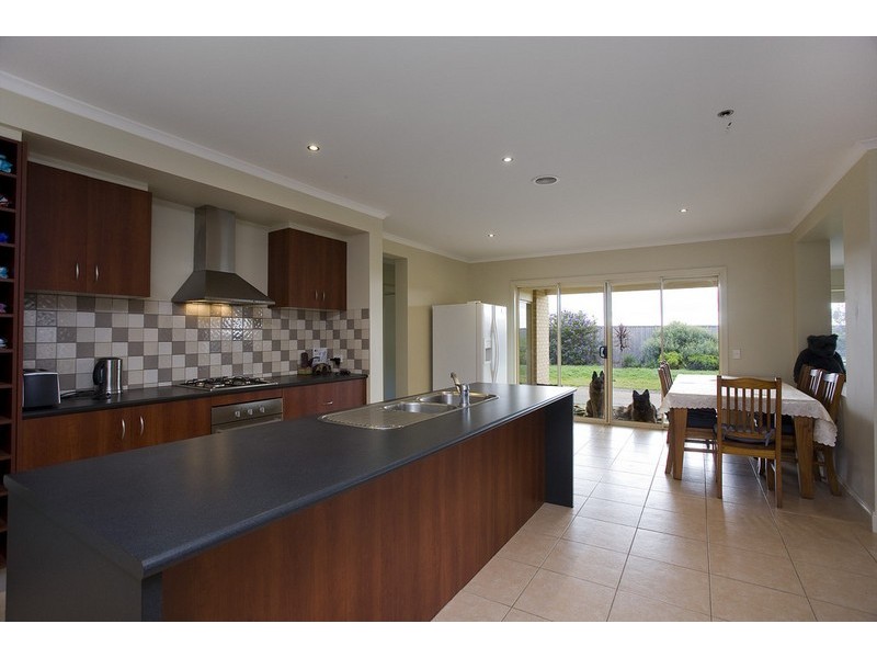 16 Seahaze Drive, Torquay VIC 3228