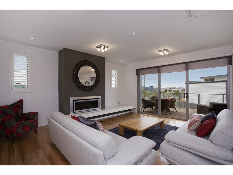 25 Longshore Street, Torquay VIC 3228