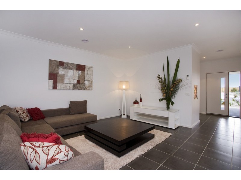 27 Longshore Street, Torquay VIC 3228