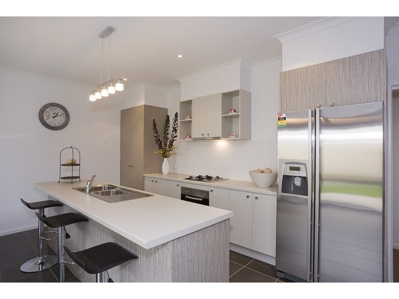 27 Longshore Street, Torquay VIC 3228