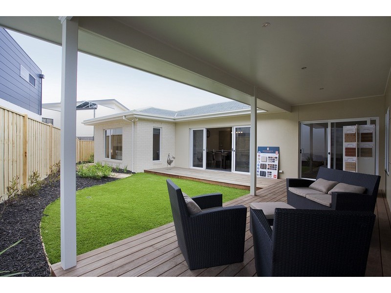 27 Longshore Street, Torquay VIC 3228