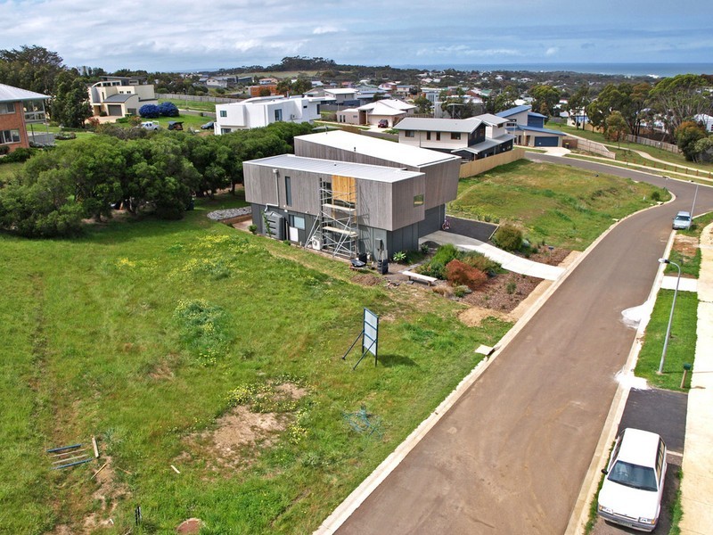 11 Harkin Close, Jan Juc VIC 3228