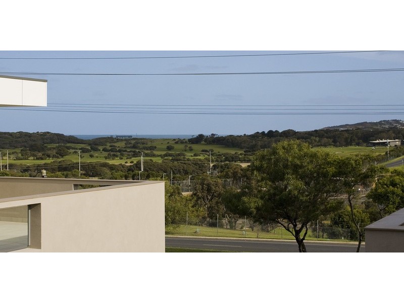 2/20-22  Surfcoast Highway, Torquay VIC 3228