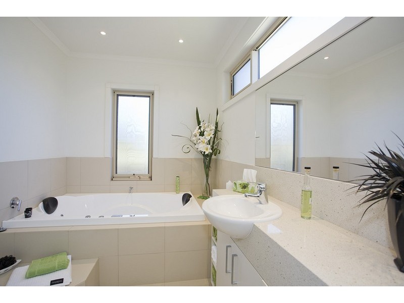 2/3 Hoylake Avenue, Jan Juc VIC 3228