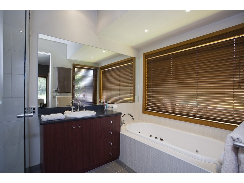 7 Loch Lomond Crescent, Torquay VIC 3228