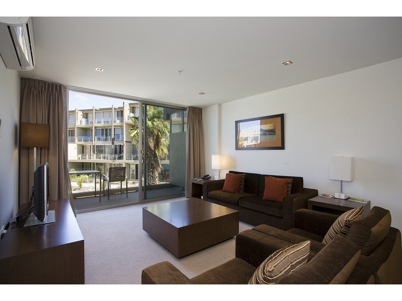 282-284/100 The Esplanade, Torquay VIC 3228